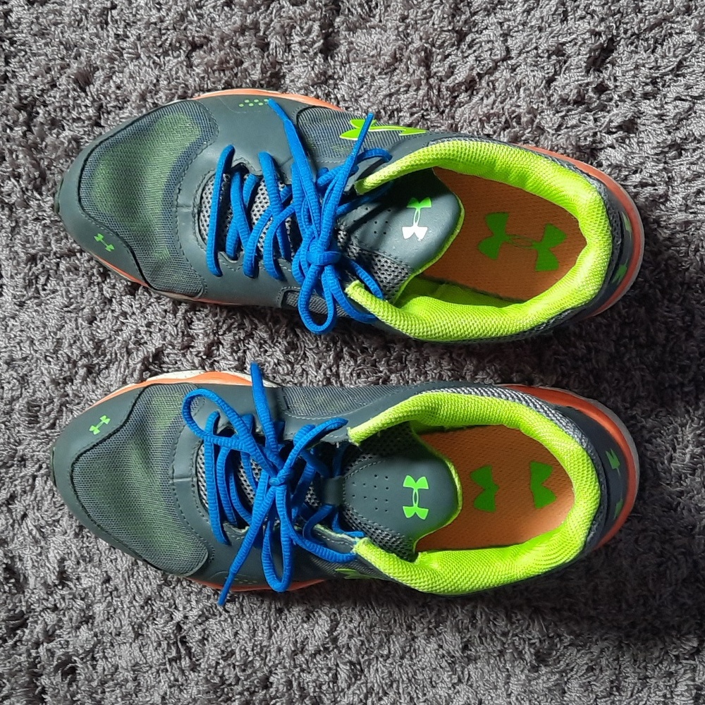 Under Armour shoes boys